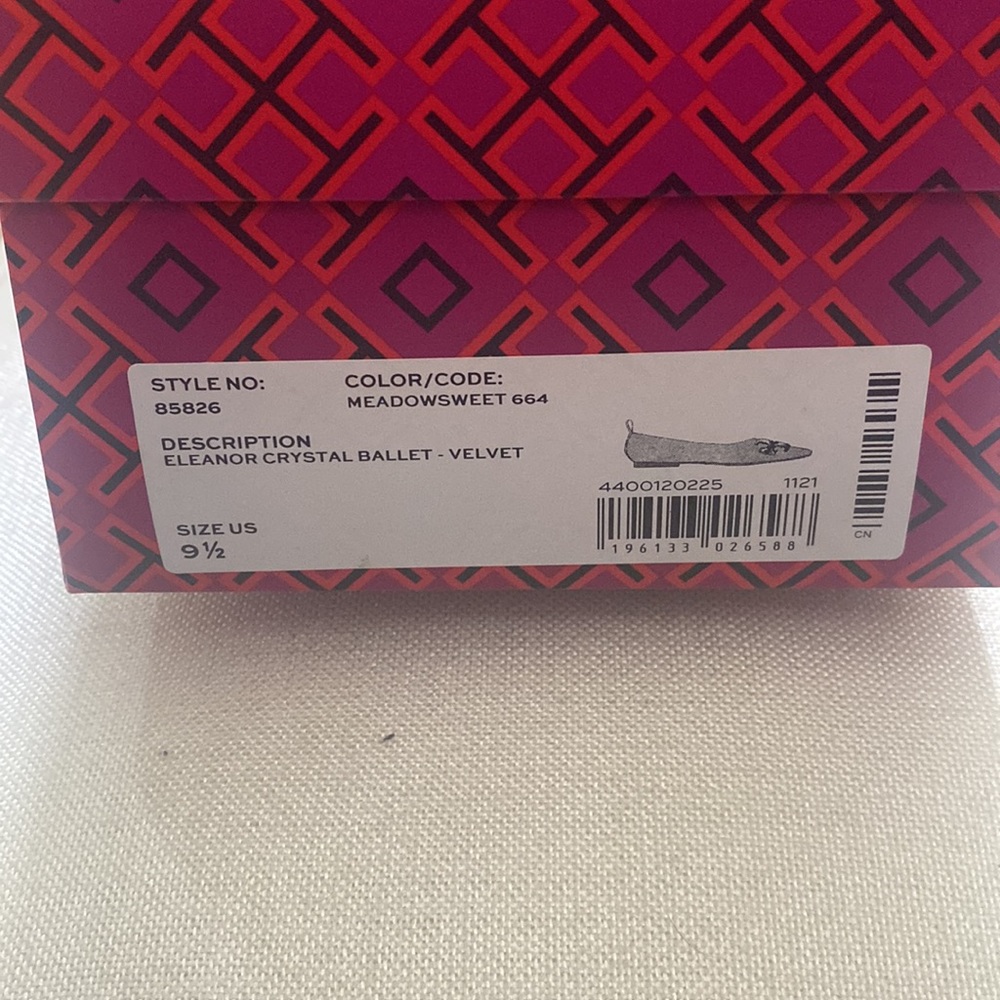 Size 9 1/2 - Picture 3 of 3